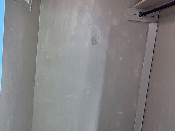 5th image of 2040 125th St Floor 1