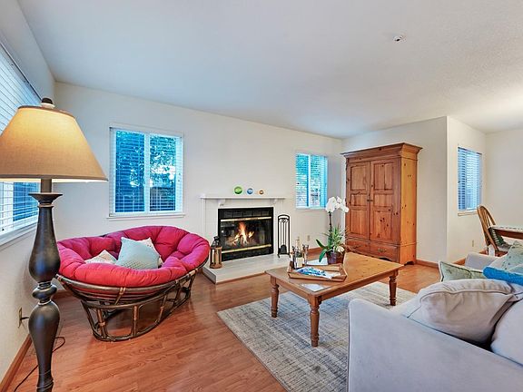 2nd image of 5 Meadowbrook Court