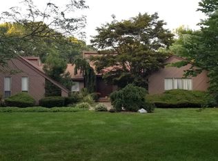 3 Dix Hills Ct, Dix Hills, NY 11746