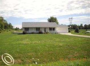 870 Cove Rd, Wales, MI 48027