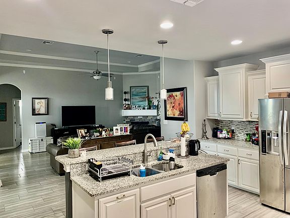 3rd image of 3913 Tateway Ct