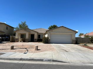 45305 Stadium Ln, Lancaster, CA 93535