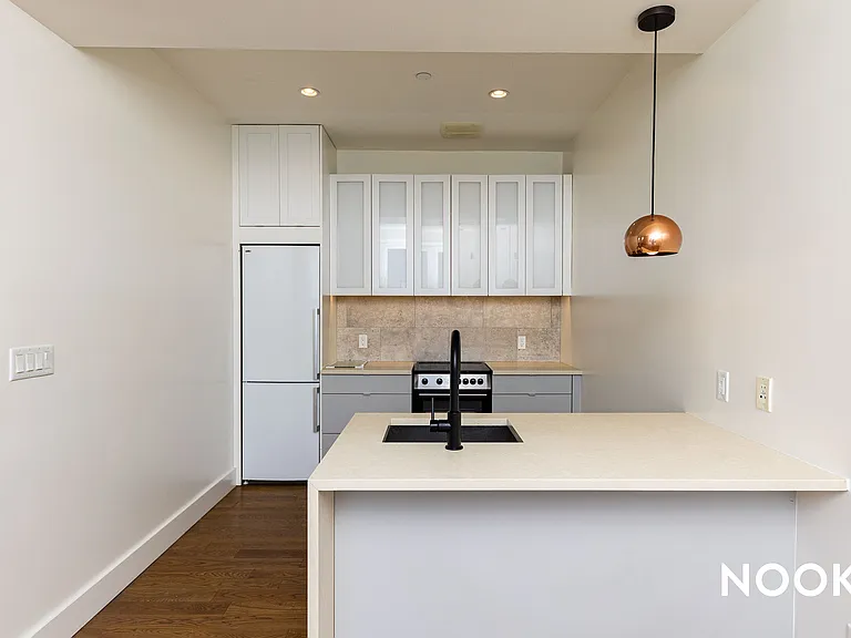 164 Central Ave #4 — Photo 1