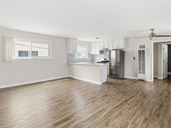 2nd image of 1323 11th St APT 9