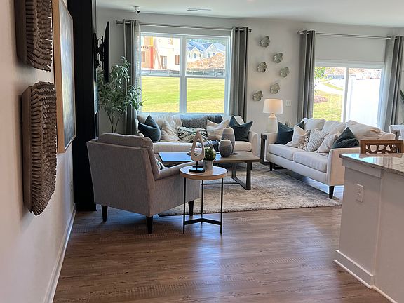 4th image of 2040 Underwood Dr