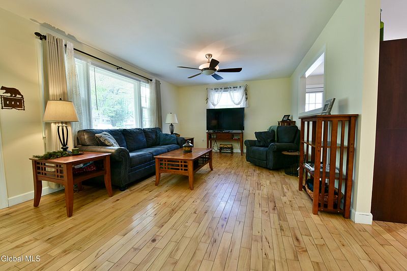 5th image of 5764 Lake Road