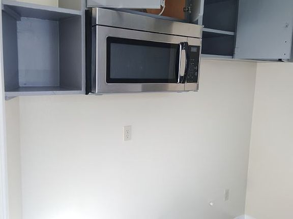 5th image of 2069 N Raymond Ave #2069