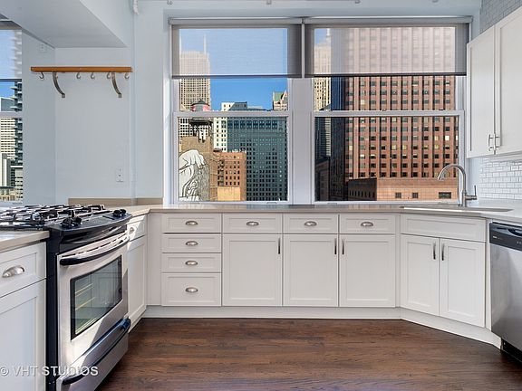 5th image of 161 W Harrison St Unit 701