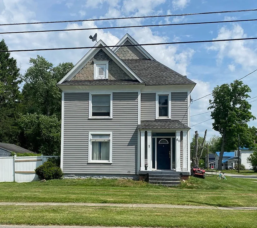 65 W High St photo 1