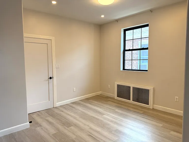 29-35 Gillmore St #2 — Photo 8