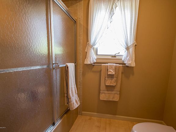 4th image of 521 Eagle Point Dr