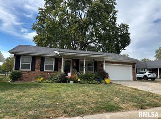 2805 Arlington Dr, Springfield, IL 62704