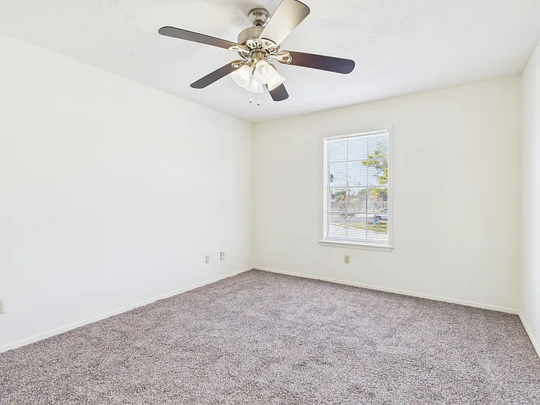 2902 Prairie Flower Cir — Photo 5