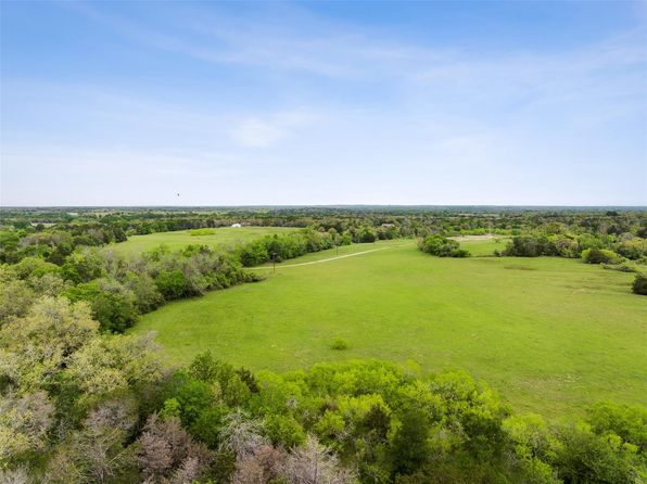4822 Fm 1624, Lexington, TX 78947