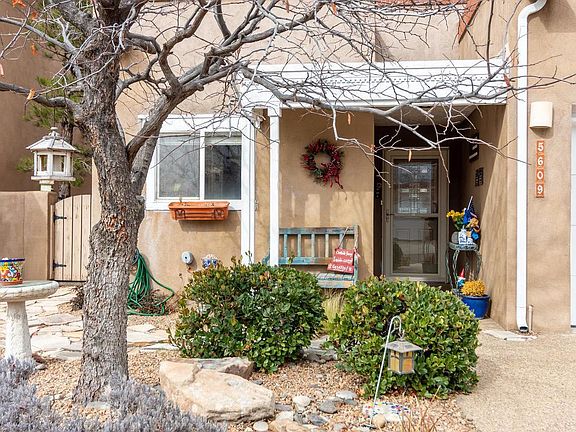 2nd image of 5609 Vulcan Vista Dr NE
