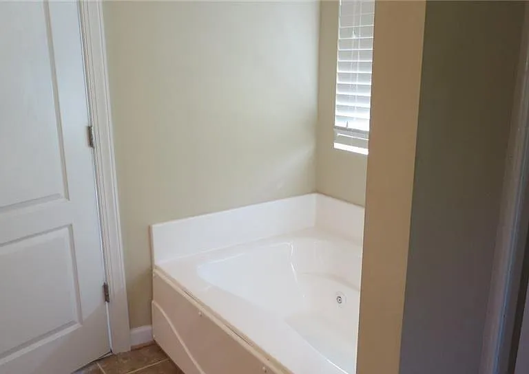 2207 Tuliptree Cir — Photo 16
