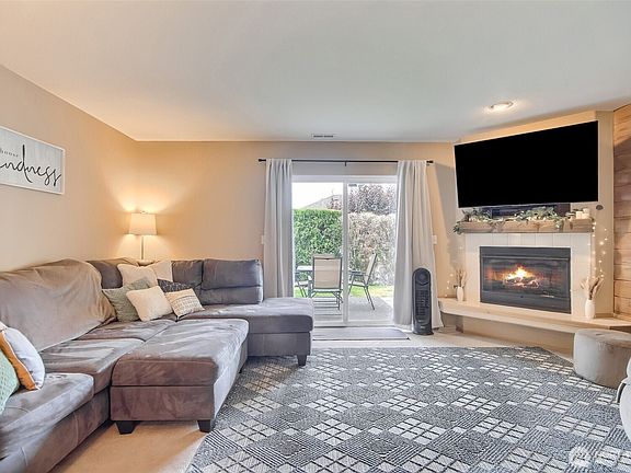 4th image of 1450 Mountain View Drive