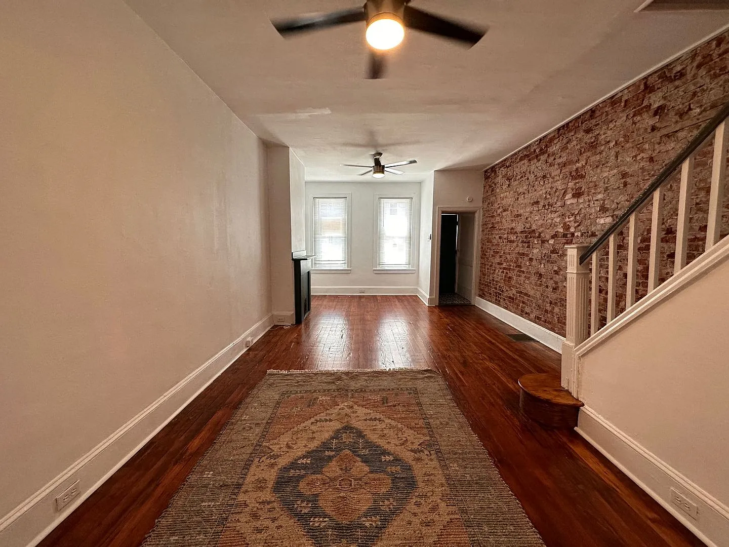 Old charm mixed with new finishes. Beautiful 3BR house is available now. — Photo 1