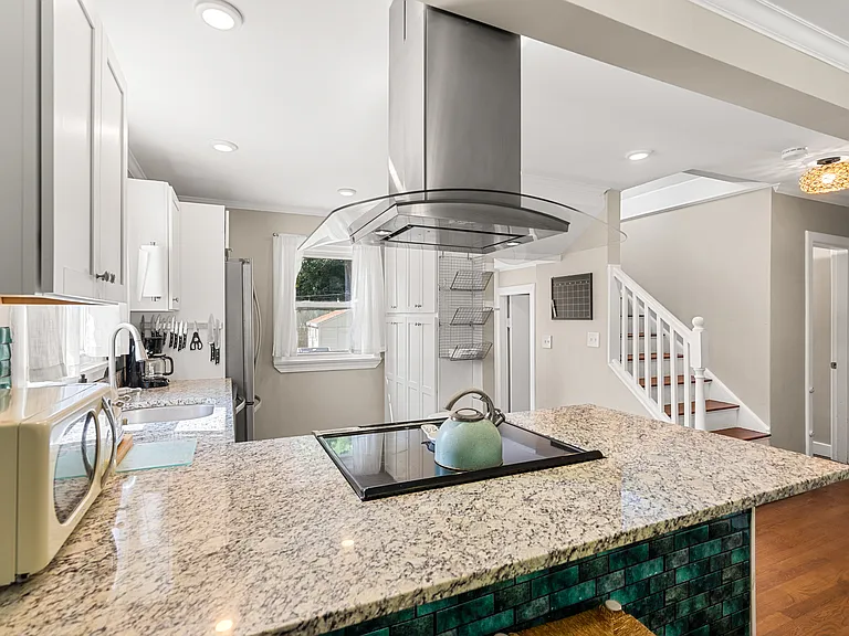6 Elwyn Rd — Photo 35