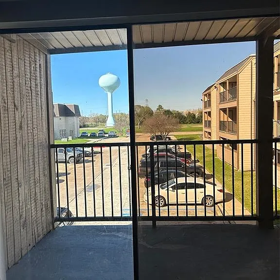 PLAZA VERDE CONDOS — Photo 23