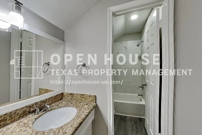 12127 Rocky Lake Dr — Photo 14