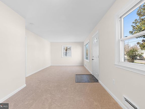 3rd image of 3307 Campbell Dr