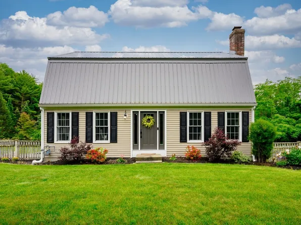 405 School St, Pembroke, MA 02359