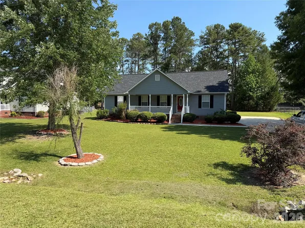 2004 Hunters Ridge Rd, Lancaster, SC 29720
