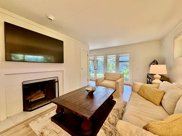 1701 Zinfandel Ln — Photo 7