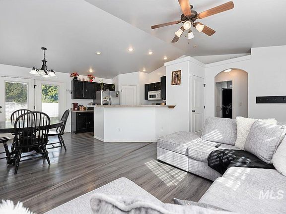 5th image of 1236 Golden Pheasant Dr
