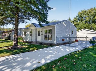 527 Fairlane Ave, Dekalb, IL 60115