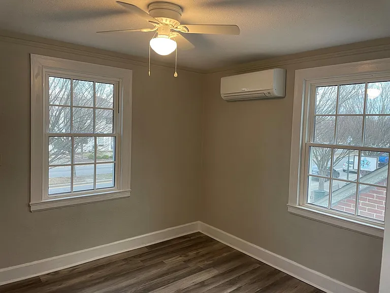 10377 Warwick Blvd — Photo 6