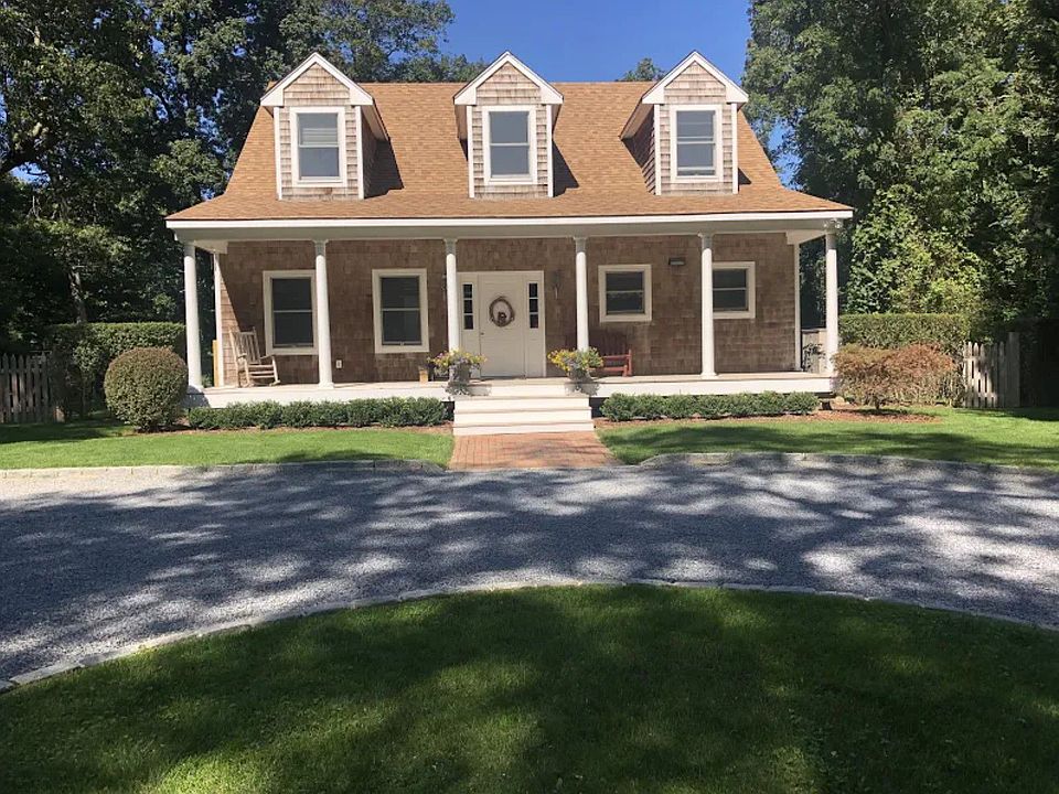 1st image of 30 Cedar Point Ln