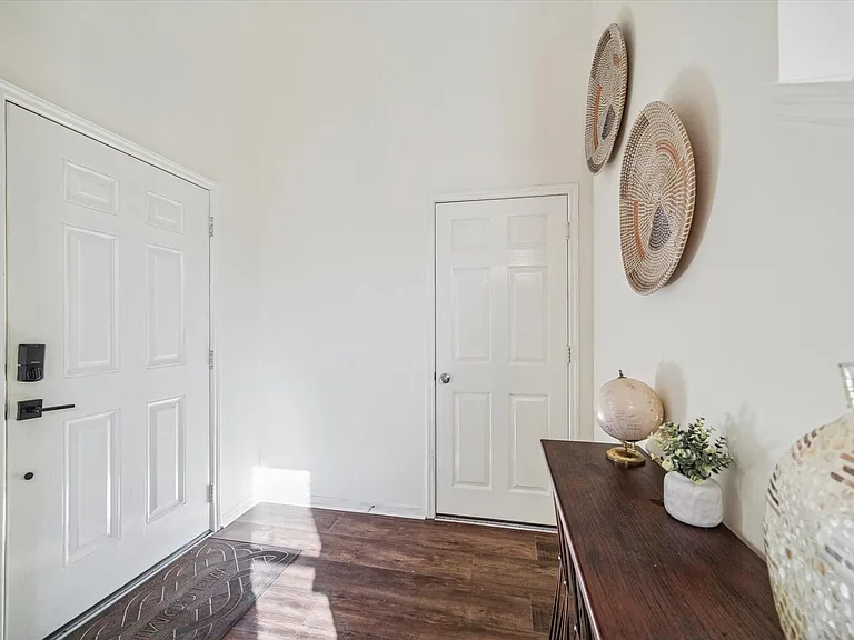 3332 Home Point Dr — Photo 4