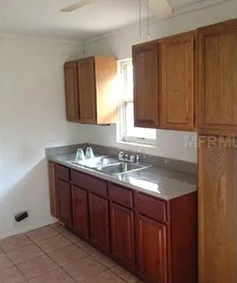 3001 E Jefferson St — Photo 19