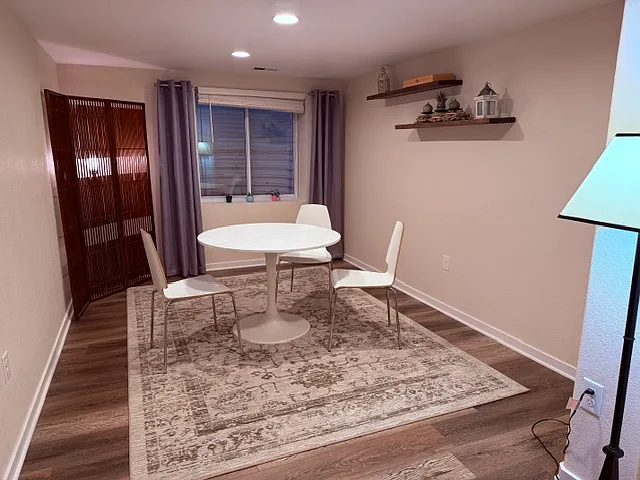 933 Zodo Ave — Photo 2