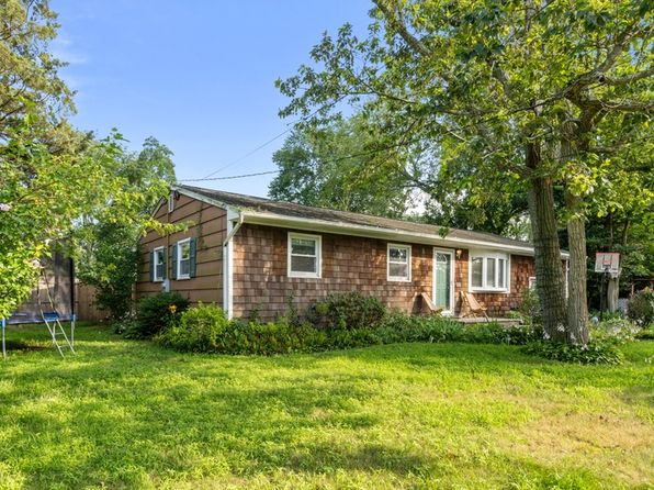 135 Larch Dr