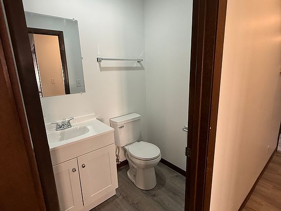 4th image of 235 Meadow Ave