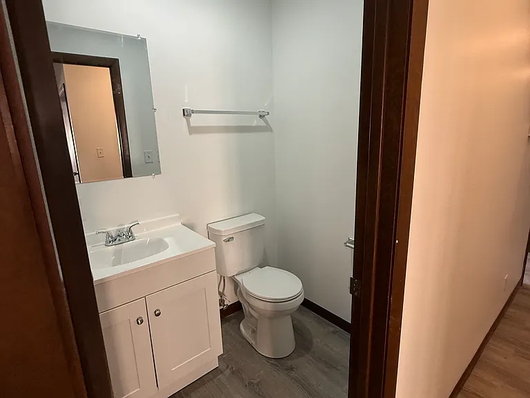 235 Meadow Ave — Photo 4