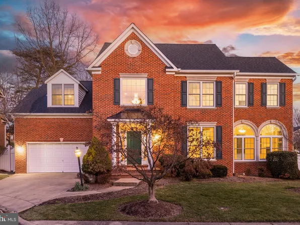 7950 Blitz Ct, Dunn Loring, VA 22027