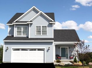 43 Waverly Cir, Watervliet, NY 12189
