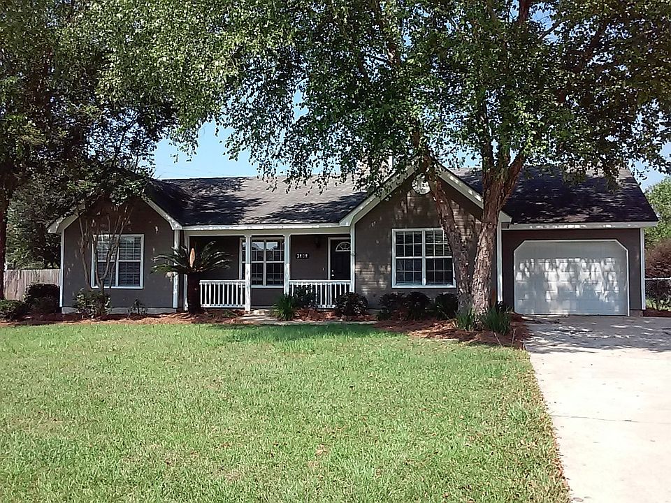1st image of 3808 Robin Ln