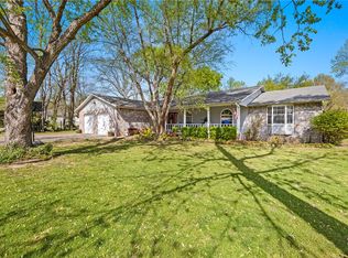 107 S Ozark St, Prairie Grove, AR 72753
