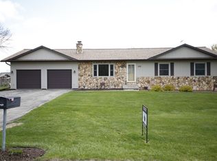 142 Hilltop Dr, Fall River, WI 53932