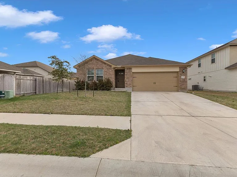 405 Grasslands Trl — Photo 2