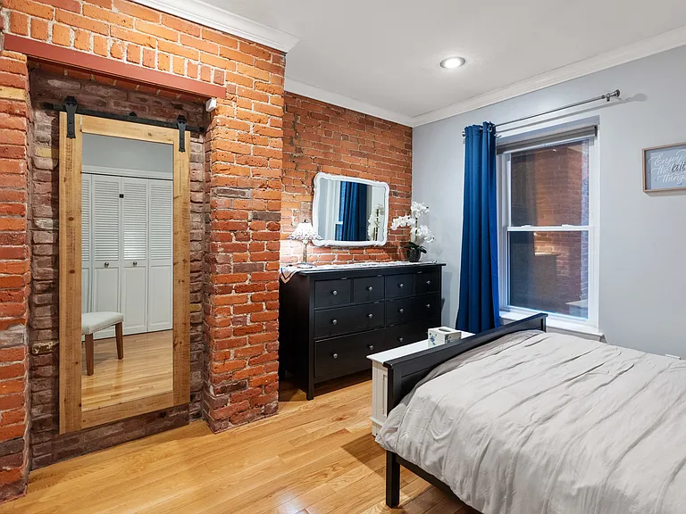 38RA Charter St #2 — Photo 15