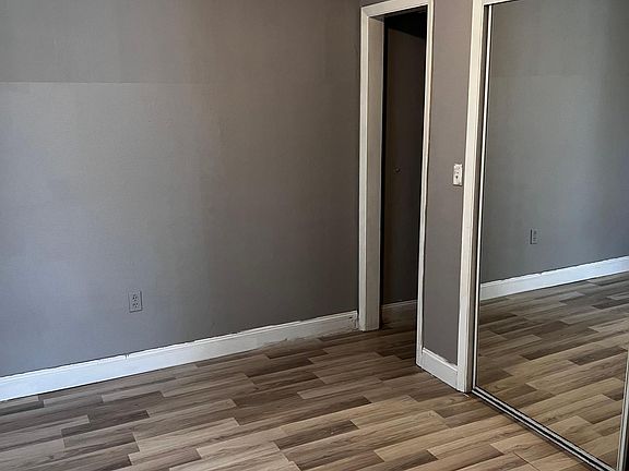 2nd image of 712 Lucaya Dr #B