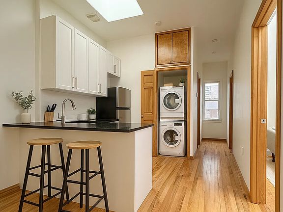 5th image of 437 W 22nd St #10