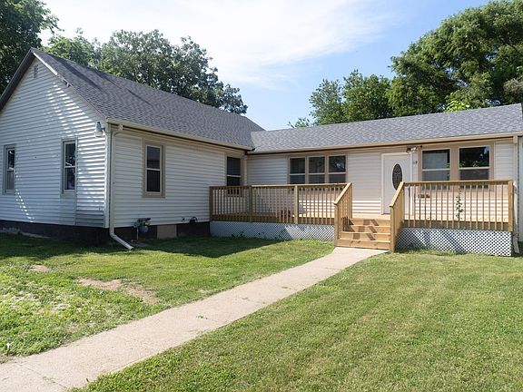 2nd image of 119 E 19th St