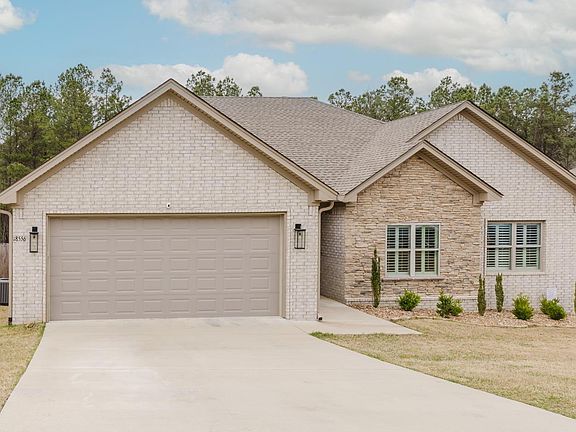 2nd image of 18556 Parkway Pines Dr